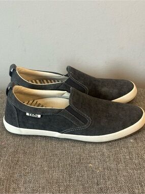 Taos Canvas Slip On Sneakers Women’s US 7.5 Gray Comfort Casual Shoes